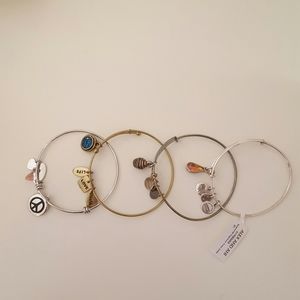 💓 NWT Alex and Ani Bracelet